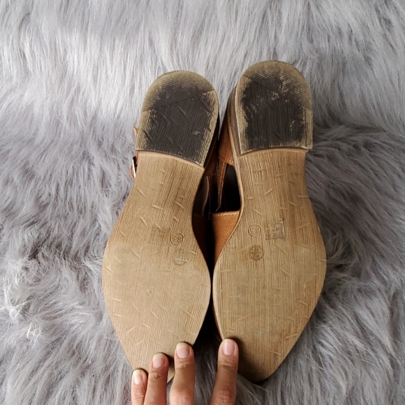 Chinese Laundry Booties sz. 6.5 tan - Picture 7 of 7